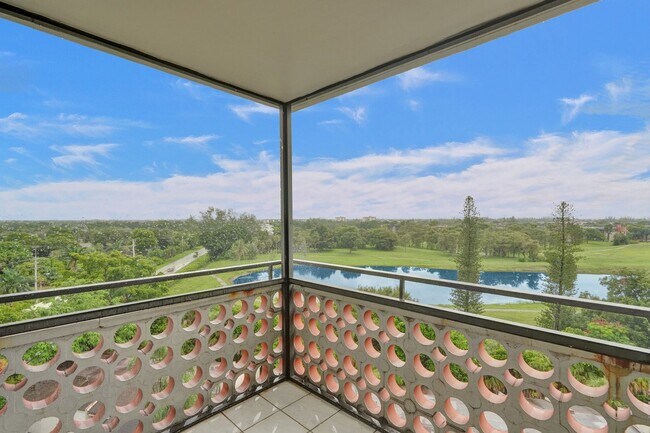 Building Photo - 4810