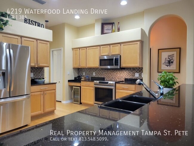 Building Photo - ***LUXURY LUTZ HOME
