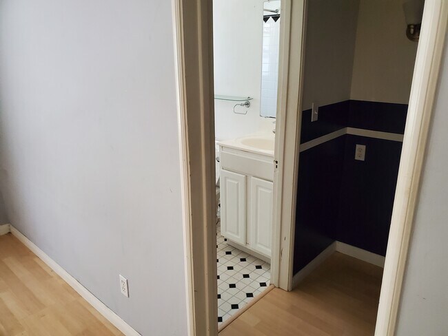 Building Photo - 6440 Orange St