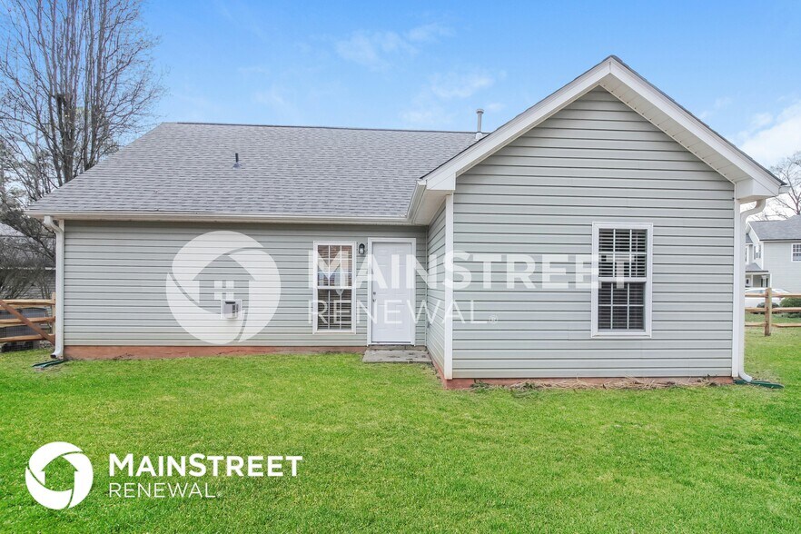 Building Photo - 8304 Highlander Ct