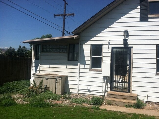 Building Photo - All-Inclusive 3BR For Rent!