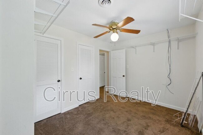 Building Photo - 156 Circle Ct