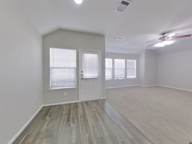 Building Photo - 17103 Amarose Dr