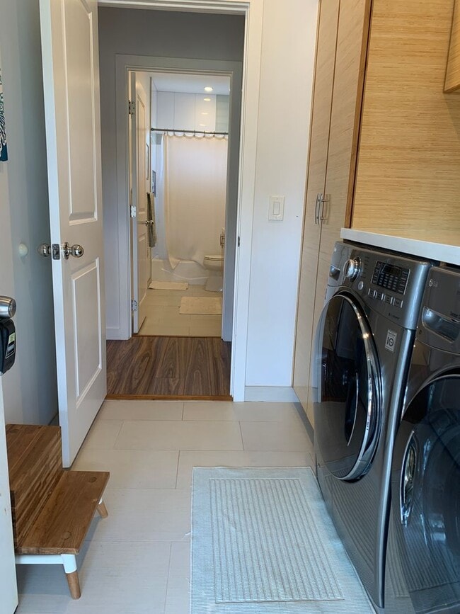 Building Photo - Renovated 3 bed, 2 bath Duplex Home in Waialua