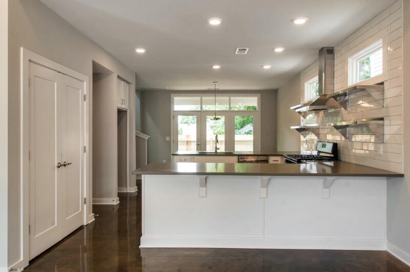 Building Photo - 221 Gentry Ave