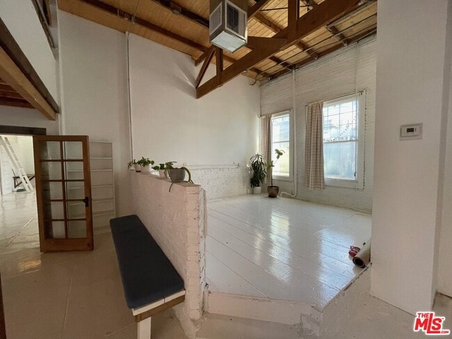 Building Photo - 209 San Juan Ave