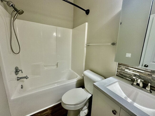 Building Photo - Two Bedroom Apartment in the Heart of the Bluffton Promenade!