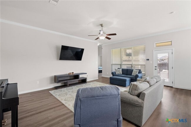 Building Photo - 7822 Kendall Hill Dr