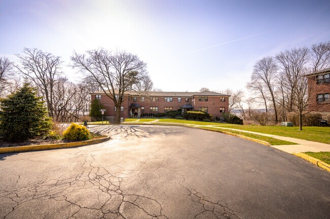 Building Photo - 154 Martling Ave