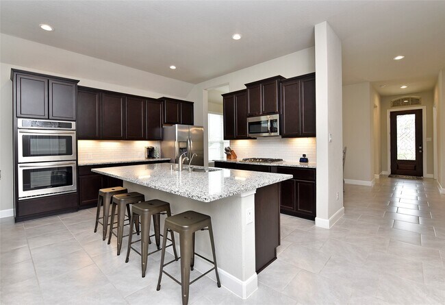 Building Photo - 5835 Euclid Loop