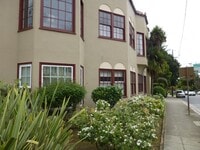 Building Photo - Spacious one-bedroom apartment with Harwoo...