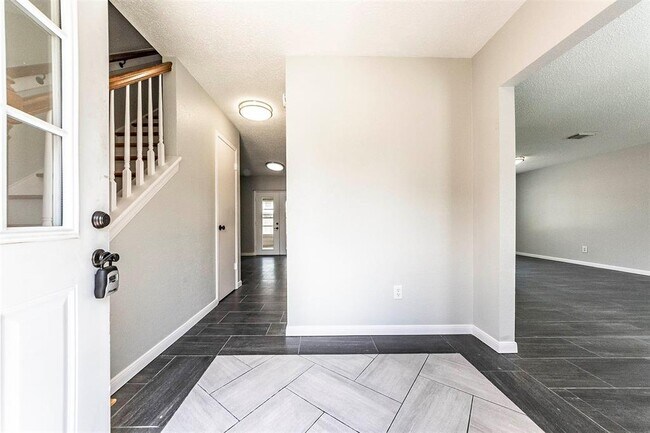 Building Photo - 3909 Spring Arbor Ct