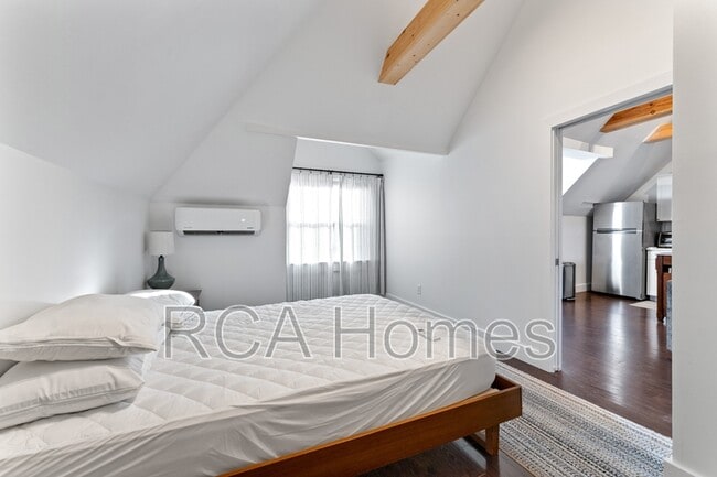 Building Photo - 6116 Guilford Ave