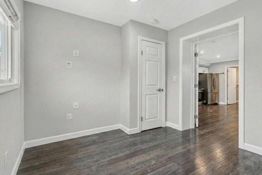Building Photo - 5619 1st Pl NW