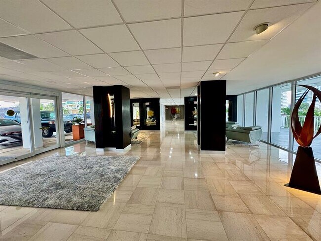 Building Photo - 2800 E Sunrise Blvd