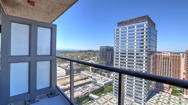 Building Photo - 650 Bellevue Way NE