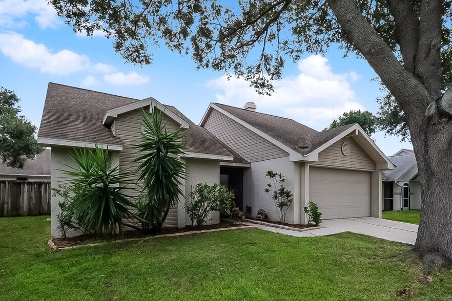 Primary Photo - 1111 Tuxford Dr