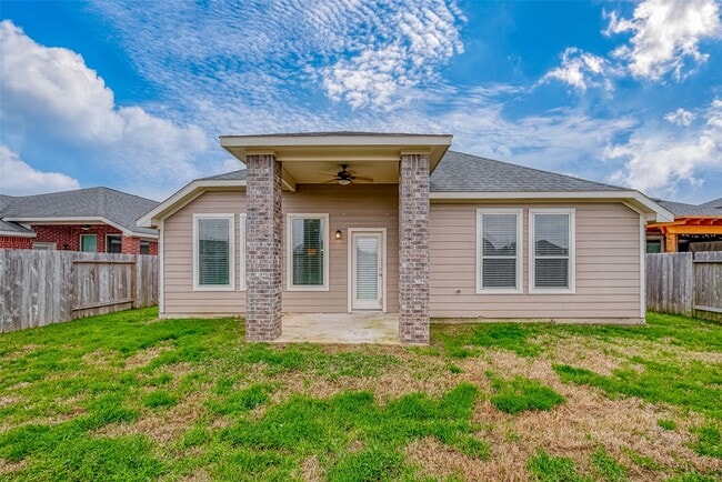 Building Photo - 31118 Gulf Cypress Ln