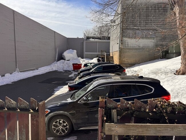 Building Photo - 108 Washington St