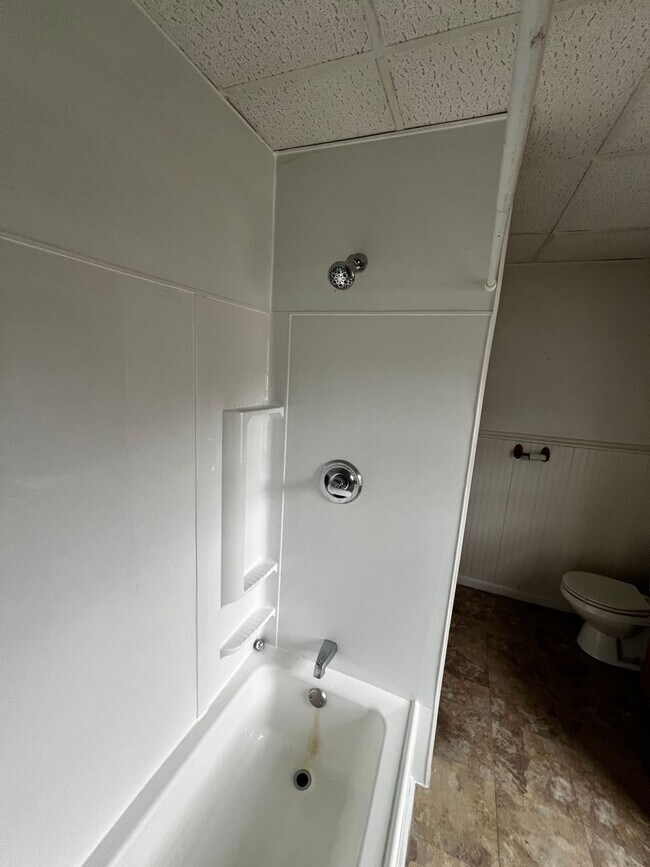 Building Photo - 21-23 Locust St