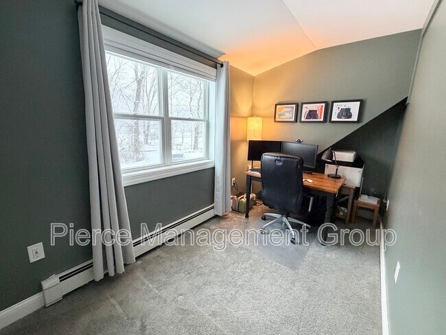 Building Photo - 395 Critchett Rd