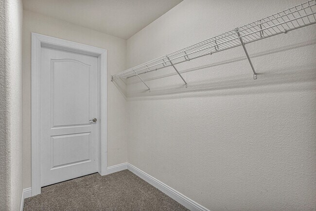 Building Photo - 4666 Sagewood Cir