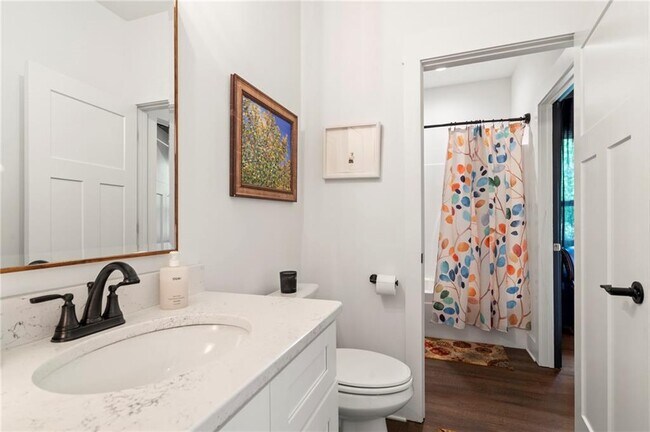 Building Photo - 175 STONELEDGE TRCE N