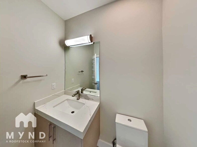 Building Photo - 3103 35th Ave