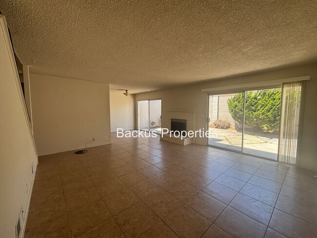 Building Photo - Great home in North Salinas -Three bedrooms
