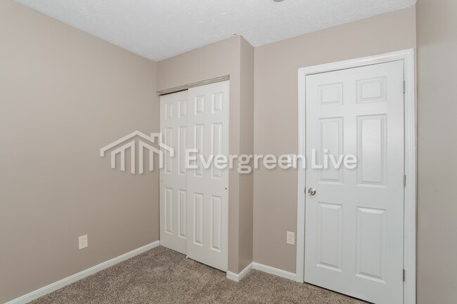 Building Photo - 2027 Highland Ave