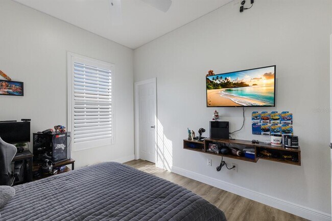 Building Photo - 9405 Boxthorn Pl