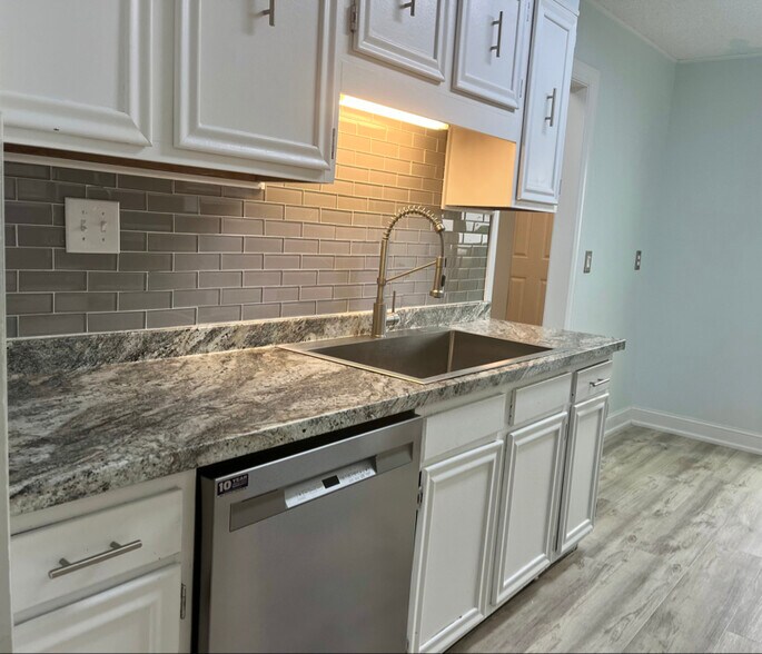 Building Photo - 1012 Possum Trot Rd