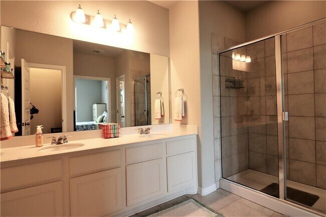 Building Photo - 5413 Vanner Path