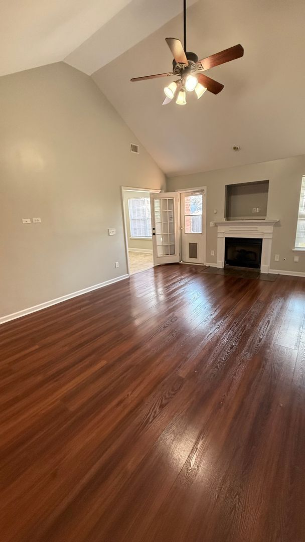 Building Photo - HOME FOR LEASE 4 BR 2 BATH RANCHSTYLE  SPLIT FLOOR PLAN AND OPEN  LARGE  FENCED BACKYARD  CONVENI...