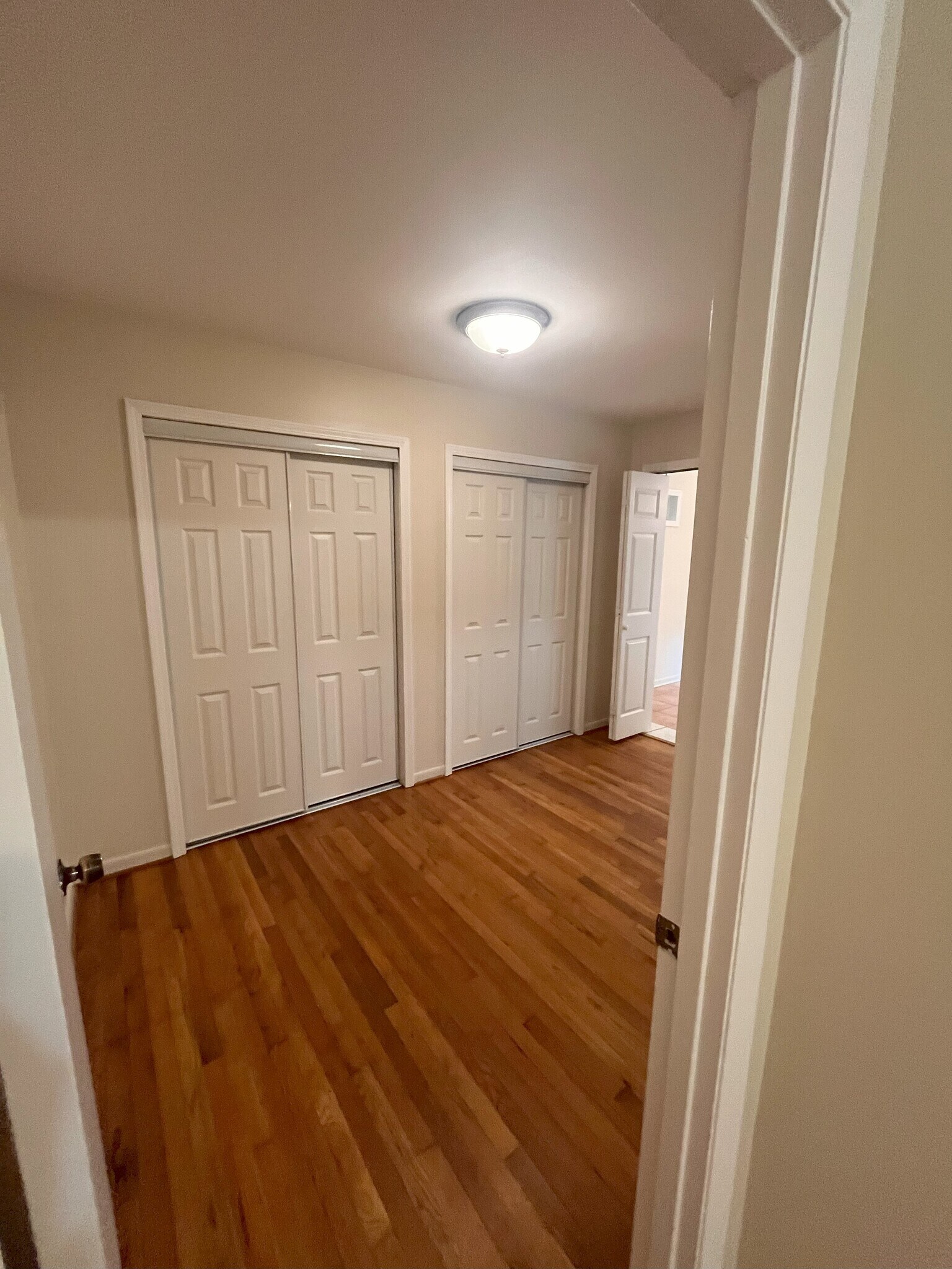 Sitting/office area and closet off master bedroom. - 1405 Southland Vista Ct NE