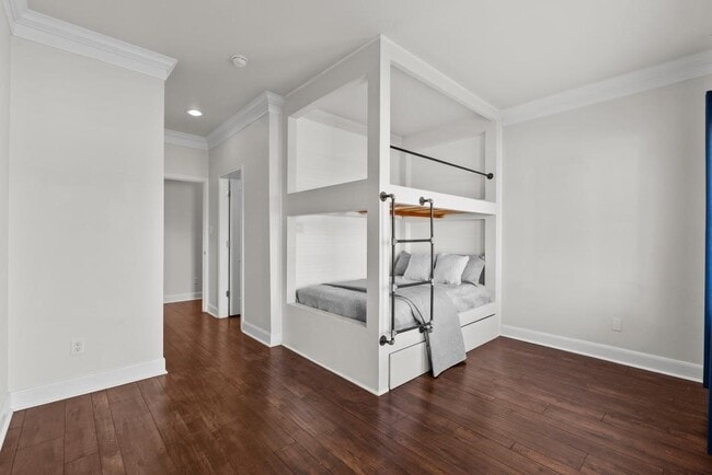 Building Photo - 2727 E Bayshore Dr