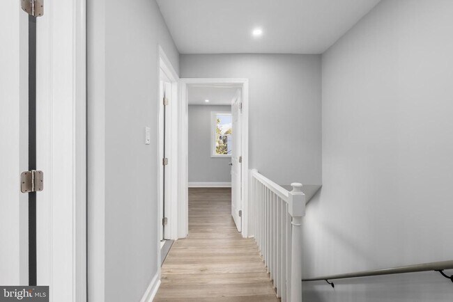 Building Photo - 1401 18th Pl SE