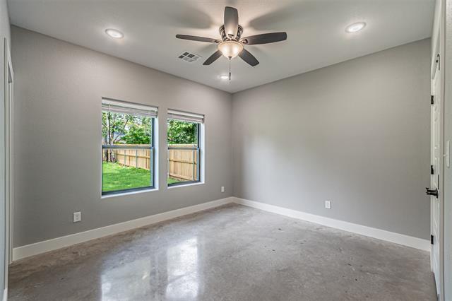 Building Photo - 117 W Sears St