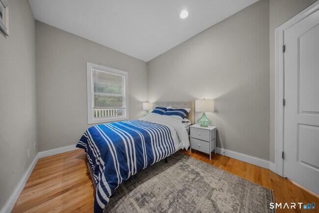 Building Photo - 60 Hawthorne St