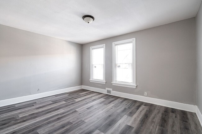 Building Photo - Rare Frederick Townhouse Unit - across from Whole Foods, St. Mary's, Bradford Beach