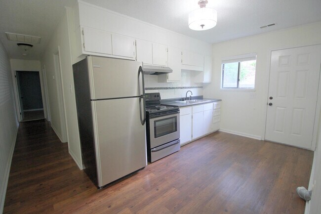 Building Photo - 510 Gurley St