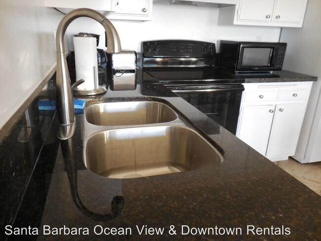 Building Photo - 515 Red Rose Ln