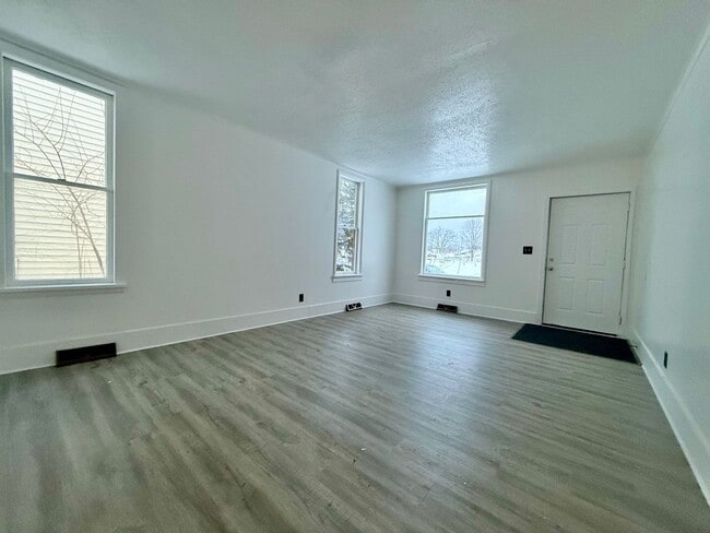 Building Photo - Four Bedroom Home in Muskegon