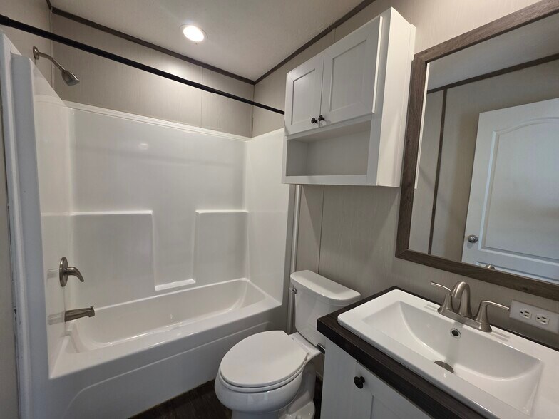 Building Photo - 4049 Trout Ln