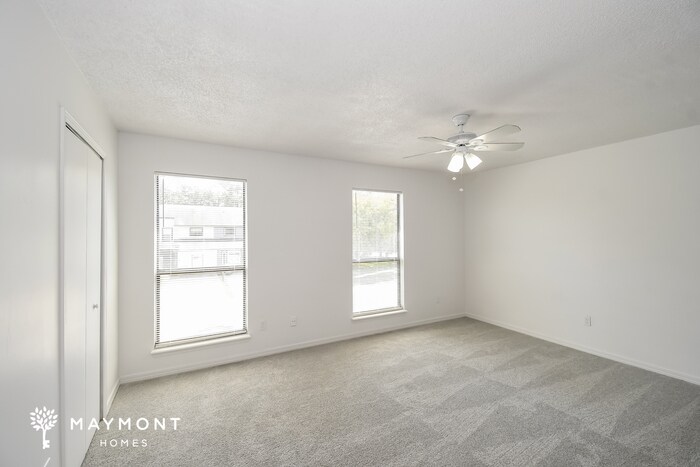 Building Photo - 5577 Cabot Dr N