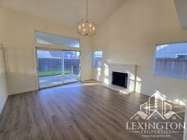 Building Photo - Beautifully Updated, 4BD/3BA, Home in Rocklin – Excellent Location!