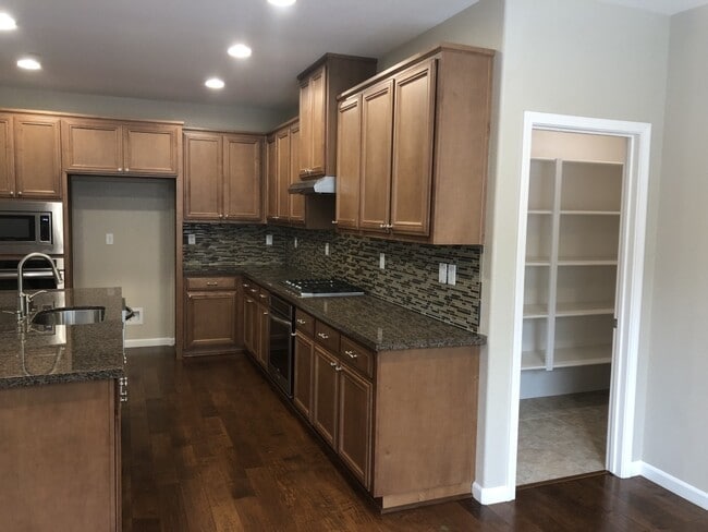 Building Photo - 5 bedroom Whitney Ranch Beauty! Walking di...
