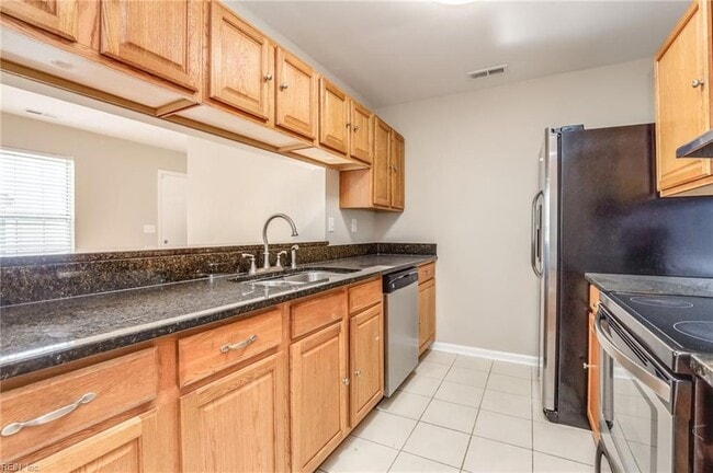 Building Photo - 578 Peregrine St