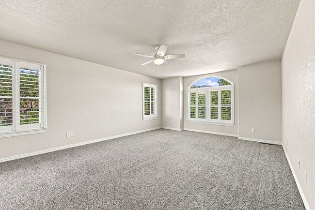 Building Photo - $3,195.95, 6 bed, 4 bath located in Colorado Springs