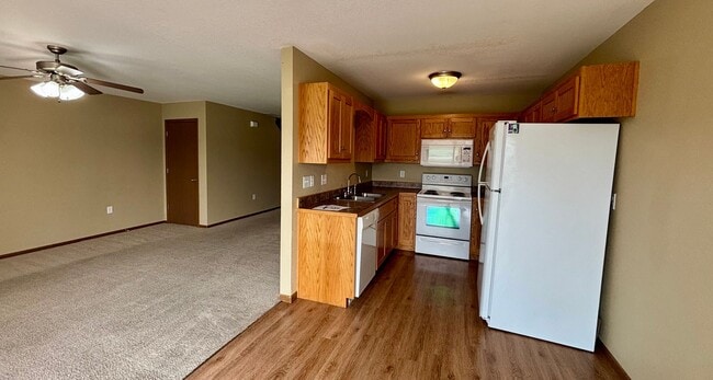 Building Photo - Room to Live, Space to Enjoy – 4 Bed / 2.5...